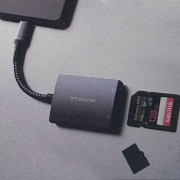 USB-C SD Card Reader - Picture 3 of 4